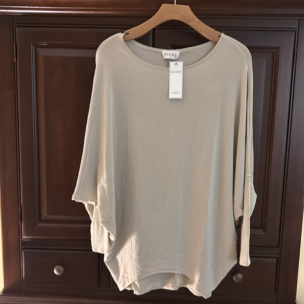 Red Dress Women's Cream Top dolman sleeves NWT size L
